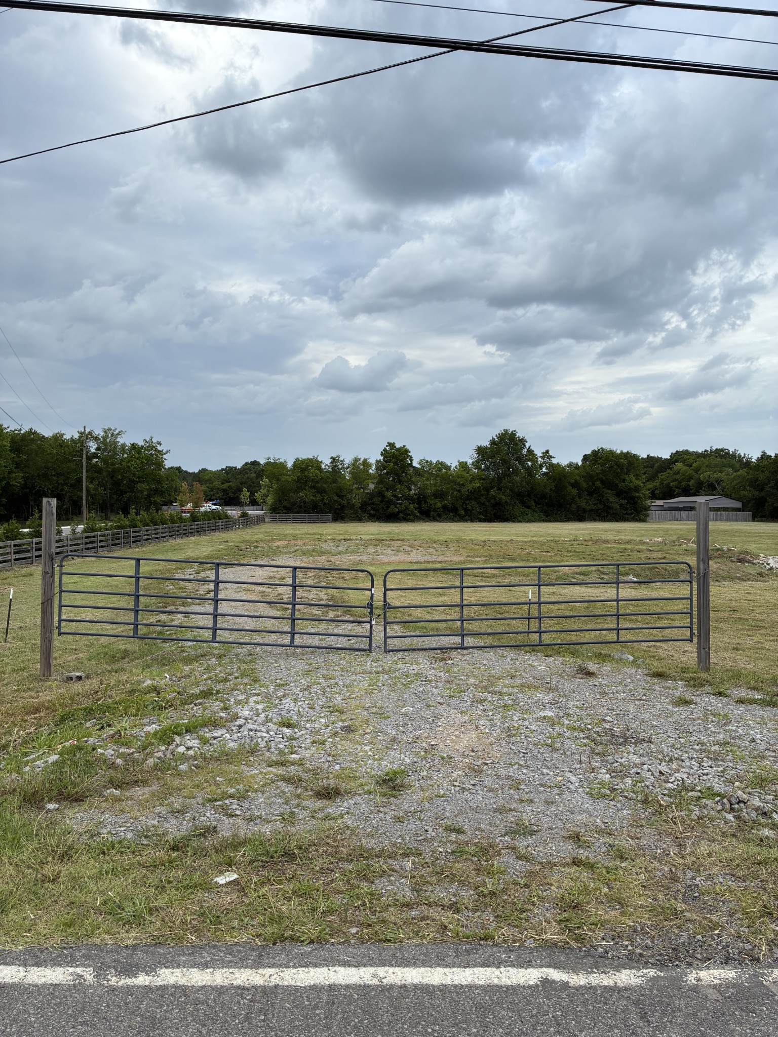 5285 Woodbury Pike Gates